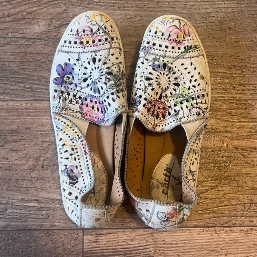 Earth slip-ons with White and Floral Leather